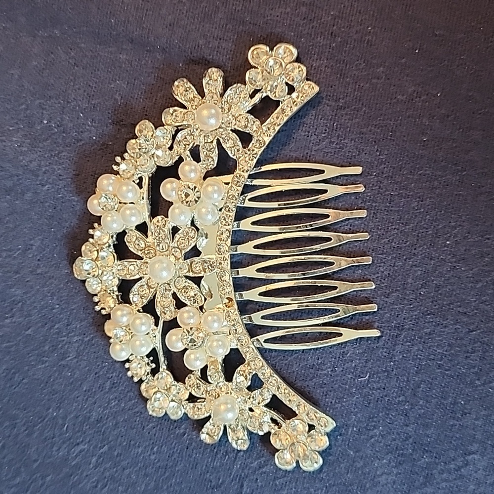 Rhinestone and pearl hair clip